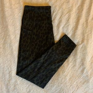 Victoria’s Secret Incredible Essential Legging